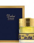 THE SPIRIT OF DUBAI TURATH 50 ML Dubai Turath è un viaggio attraverso la terra con la sua antica cultura che arricchisce l'animo con la poetica bellezza del Mu'allaqat, lo splendore de Le Mille e una Notte e gli incantevoli sapori della cucina araba. La f