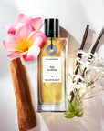 MUSICOLOGY SUN GODNESS EDP 95 ML SUN GODNESS EDP 95 MLUna fragranza con un chiaro ritmo solare. Cattura e poi magnetizza con un vortice radiante di fiori d'arancio e frangipane.Questo soffio di luce naturale luminosa è trasmesso dall'iconico gelsomino Sam