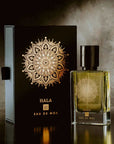 EAU DE MOE HALA EDP 80 ML HALA EDP 80 MLTesta: pompelmo, prugnaAl centro: orchidea, eliotropioBase: Vaniglia, Ambra, Oud, Benzoino, Fava Tonka, LabdanoHala si apre con una miscela armoniosa di pompelmo fresco e vivace combinato con prugna dolce e sensuale