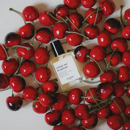 VERSATILE PARIS CERISE SUR LE GATEAU EDP ROLL ON